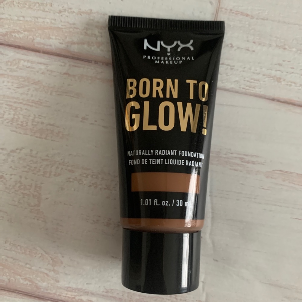 NYX PROFESSIONAL Makeup Born To Glow Naturally Radiant Foundation-Warm Mahogany
